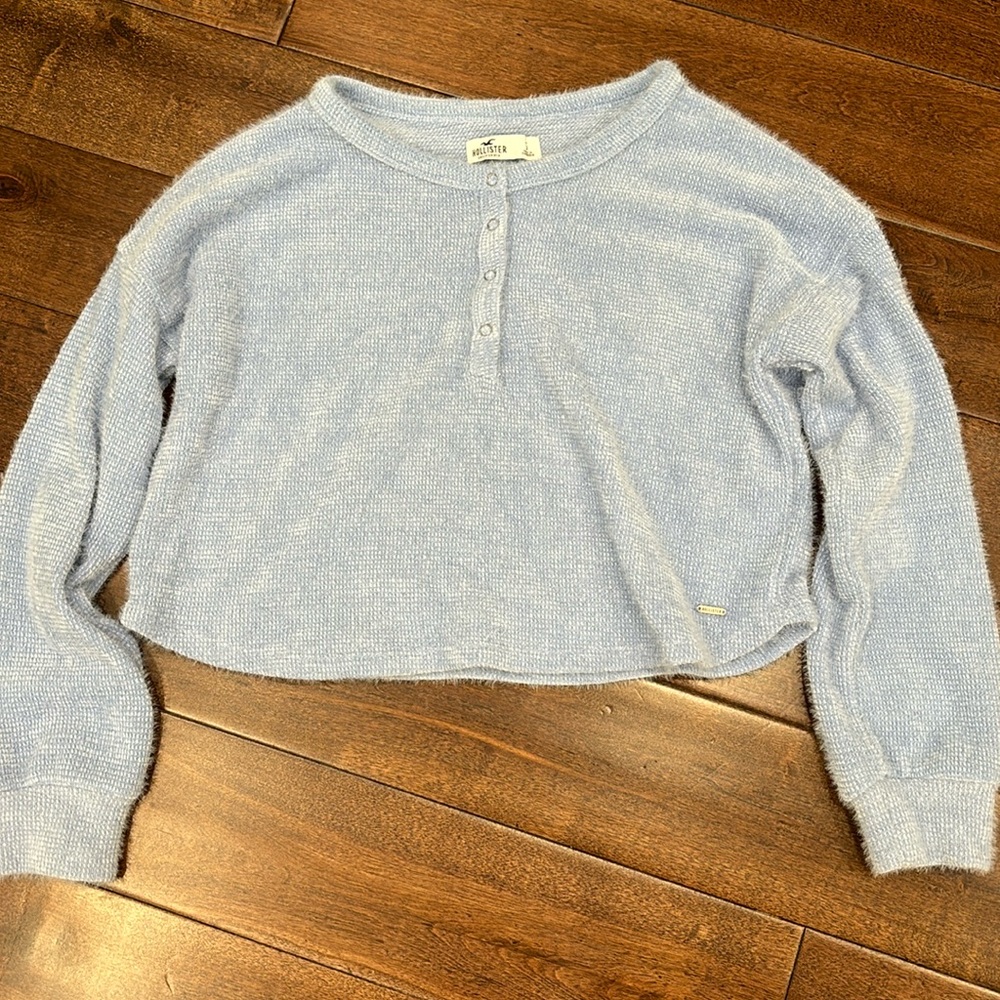 HOLLISTER SWEATER
